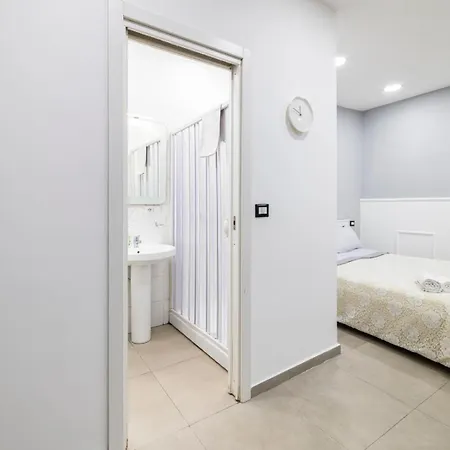 Apartament Many House *